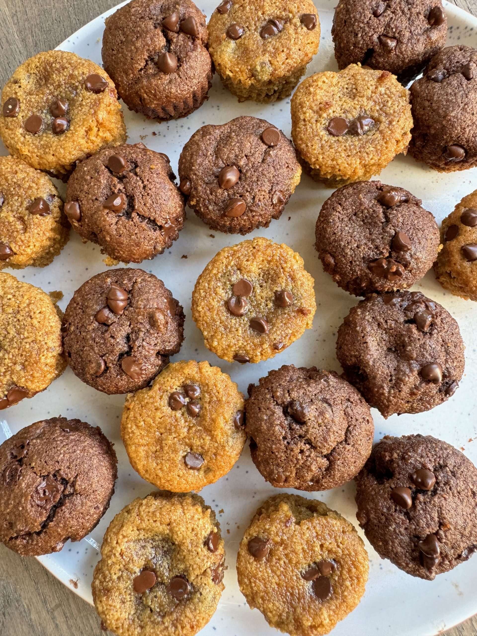 Mini Blondie and Brownie Muffins - NOBREAD